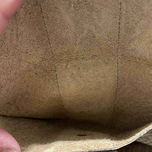 Upcycled LV crossbody Gold leather purse - Picture 5 of 5